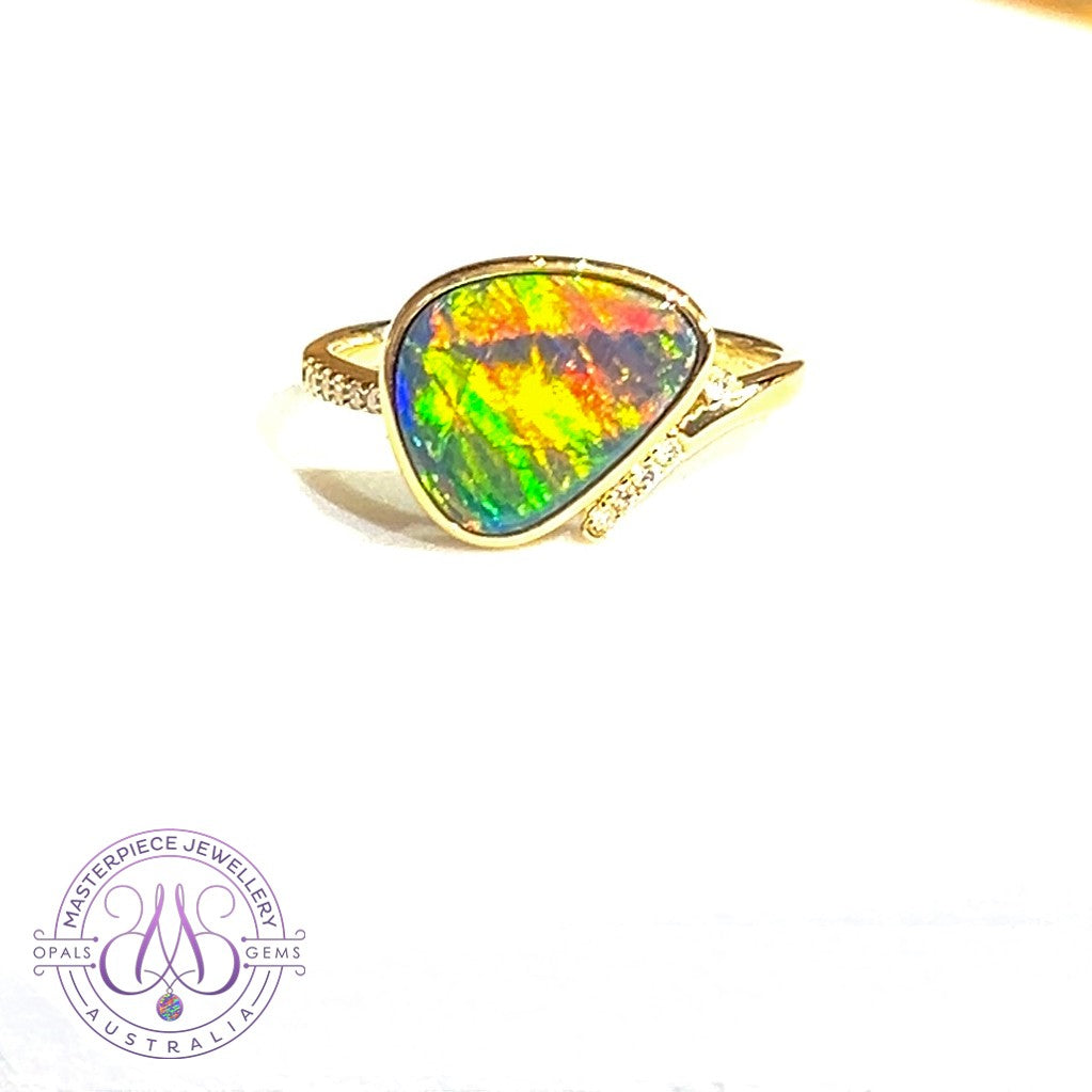 14kt Yellow Gold Fire Opal doublet 1.98ct and diamond ring