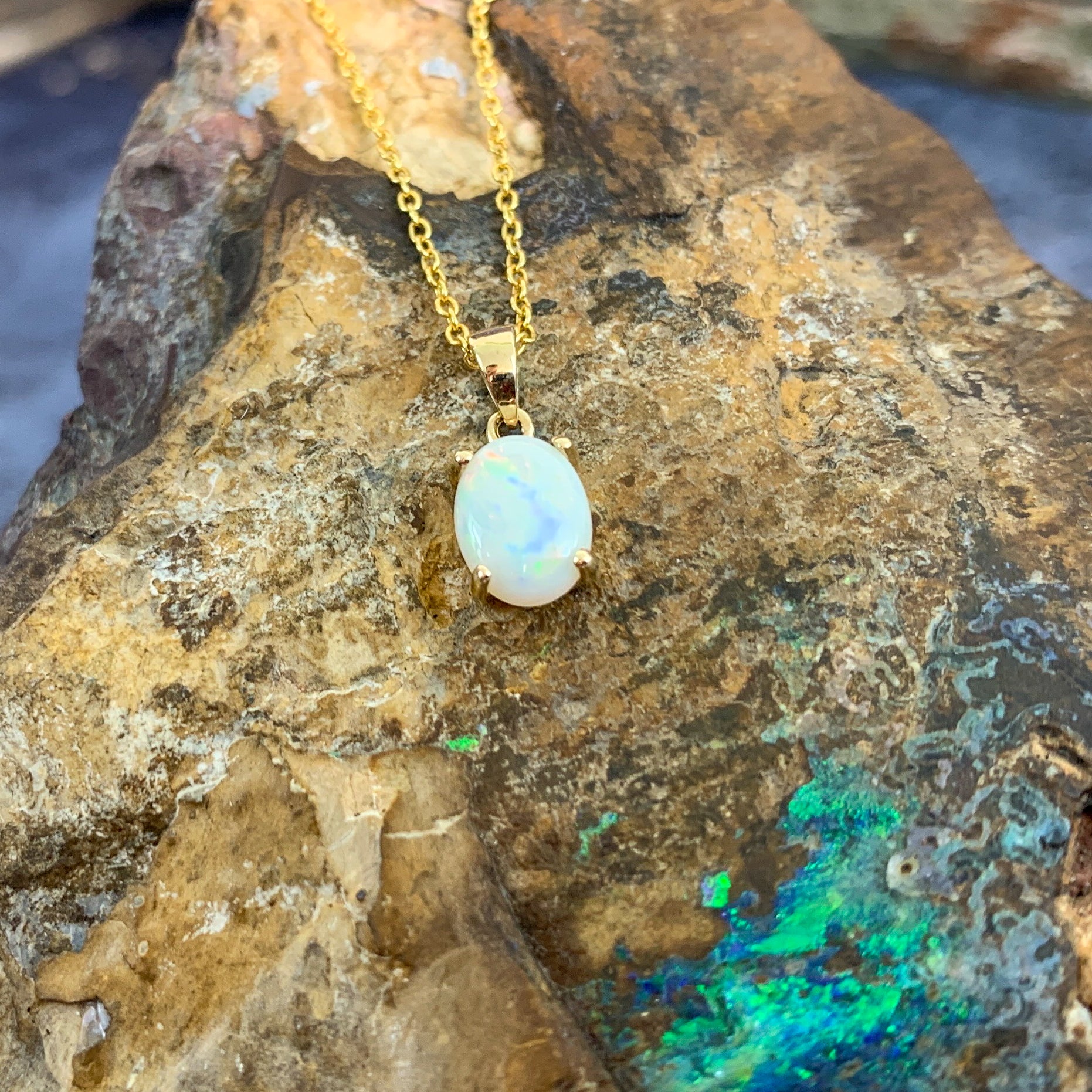 14kt Yellow Gold Opal pendant 0.67ct - Masterpiece Jewellery Opal & Gems Sydney Australia | Online Shop